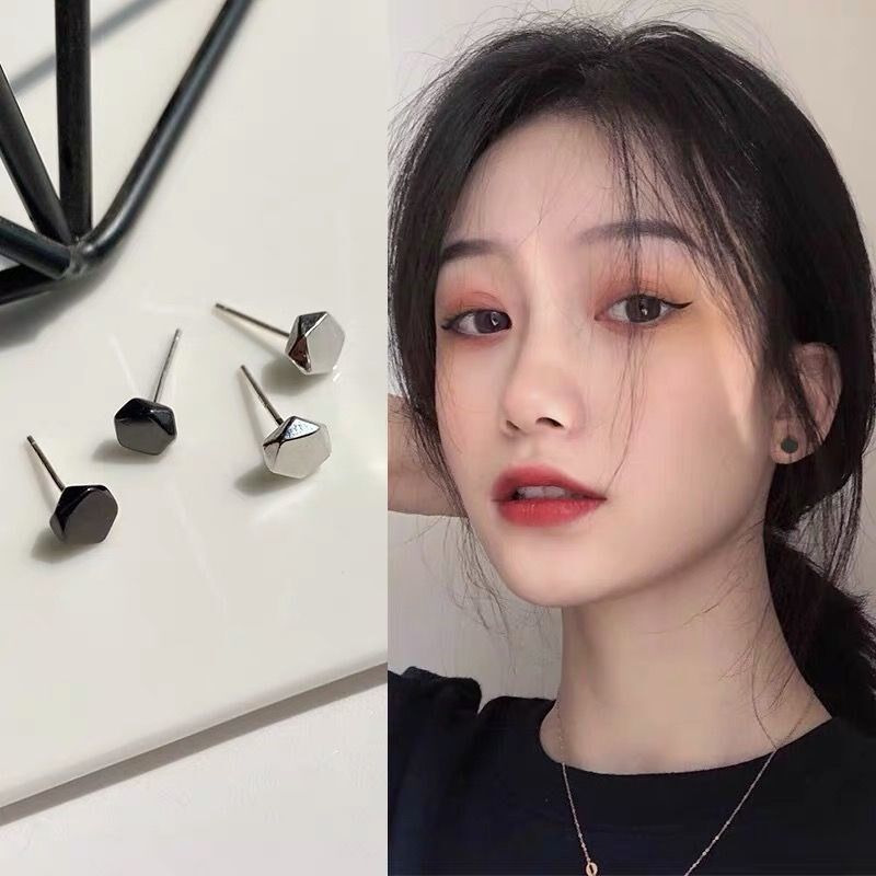 Ear-pin schoolgirl Han version Jane about small and delicate earrings The new 2021 gas texture polygonal ear decoration