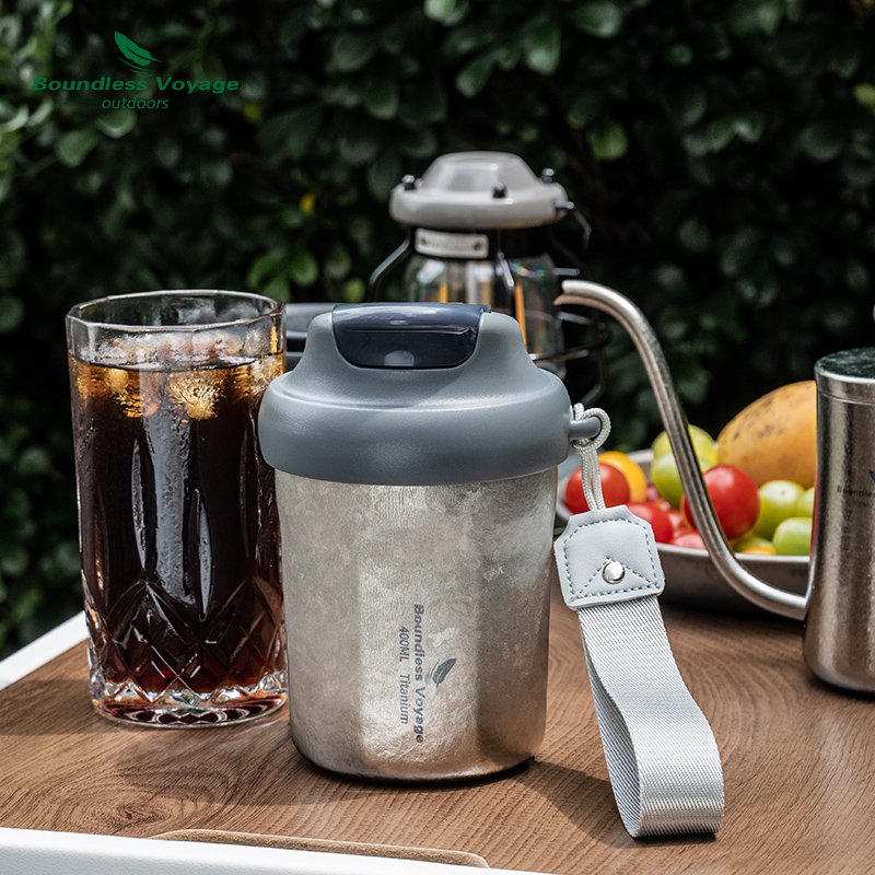 Biwei 純チタン アウトドア コーヒーカップ 400ml 二重層 やけど防止 キャンプ 断熱ウォーターカップ ポータブル 密封 漏れ防止カップ