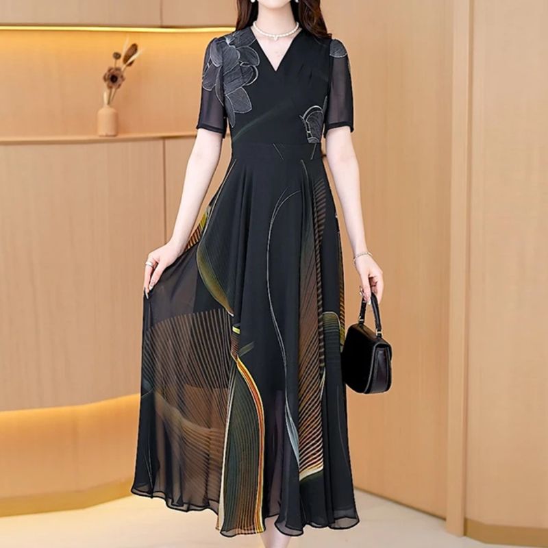 2026 Summer New Luxury Printed Dress for Women, Fashionable and Elegant, Casual, Slimming, Age-Reducing, Stylish, with a Large Hem