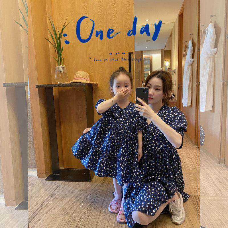 Girl Crushed Flowers Foreign Dress Kiss 2022 Summer clothes new Korean version Mother woman dress female baby foreign gig Skirt Tide