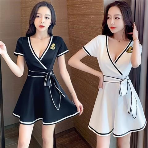 Foot Therapist working to cover tummy body Wellness Wellness Wellness Wellness Room Beautician's uniform sauna massage technician jersey dress 