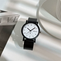 Маленькая белая диск-фальшивая вторая модель