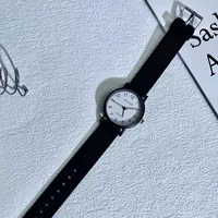 Маленькая белая тарелка