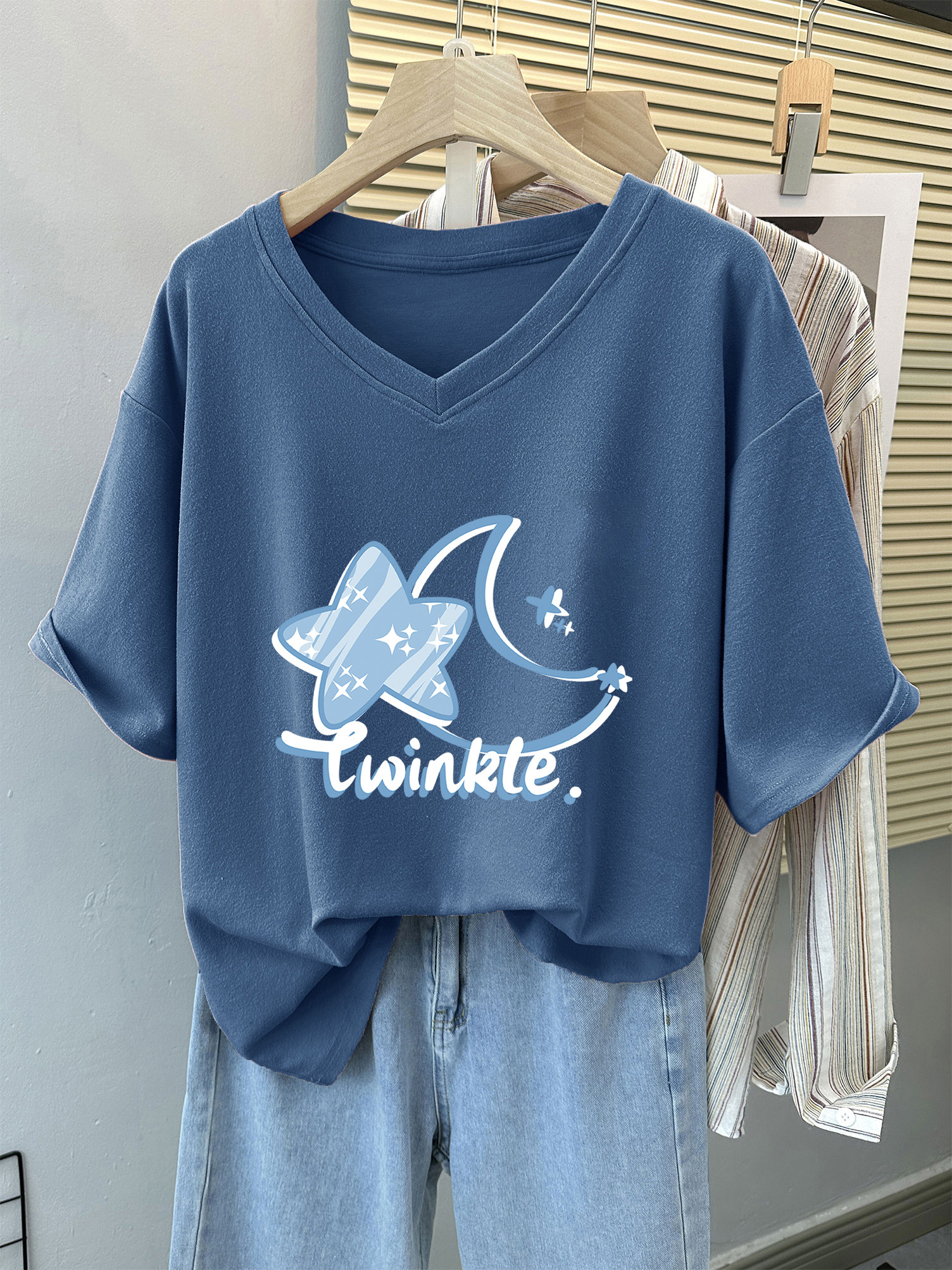 2026新款夏季小众设计感纯棉短袖t恤女大码女装宽松半袖V领上衣服