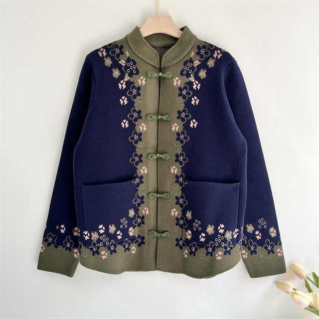 Guo Guiren's fashionable old lady's wool coat