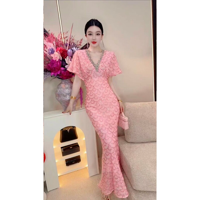 Romantic and Elegant Dinner Party Atmosphere, Feminine and Sophisticated, Exquisite Craftsmanship, Sparkling Rhinestones and Sequins, Mermaid Gown, Long Dress