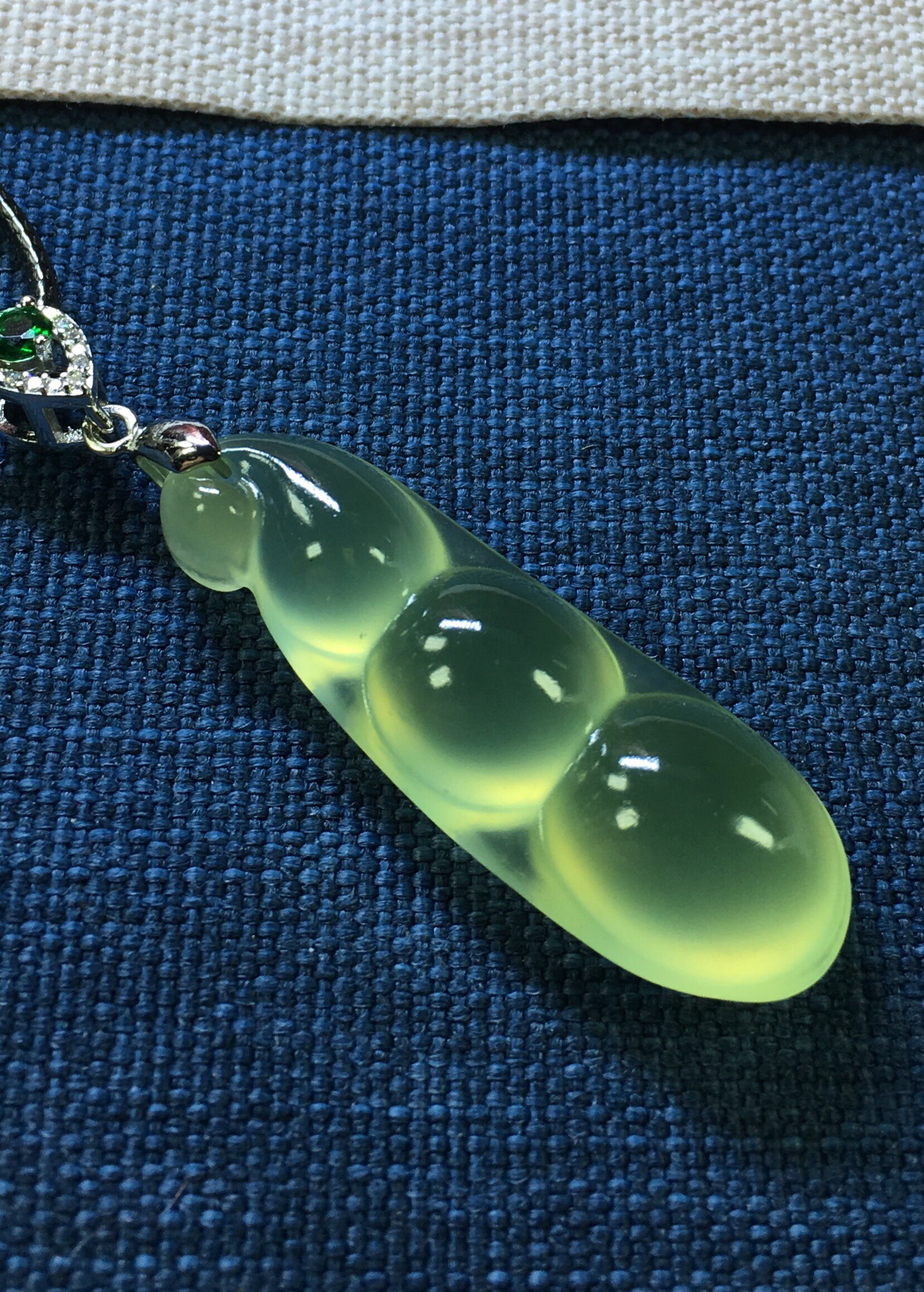 Xiaochen Jade Boutique Ice Grade Xiuyan Yufu Bean Four Seasons Ping An Many Children and Many Blessings Pendant Randomly Issued