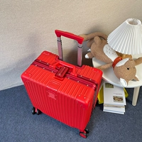 Большой красный алюминиевый рам