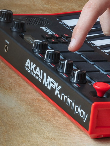 Akai Mpk Mini Play Mk3 Plus Proptable MIDI расположен 25 -й клавишной контроллер подушки