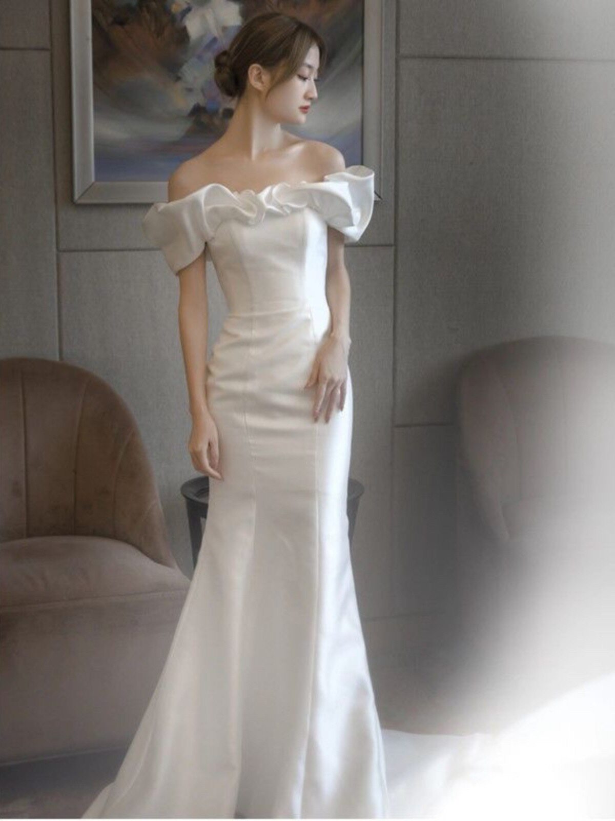Легкое французское свадебное платье на одно плечо из атласа 2024 new temperament bride с рыбьим хвостом было тонким и ниспадало из марли