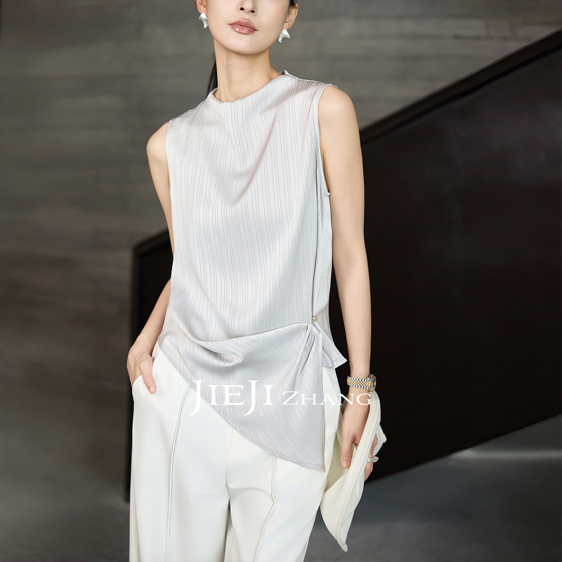 Zhang Qi Jieji Zhang【Silver Satin】Summer Bias-Cut Hem Top, Simple Striped Elegant Sleeveless Vest