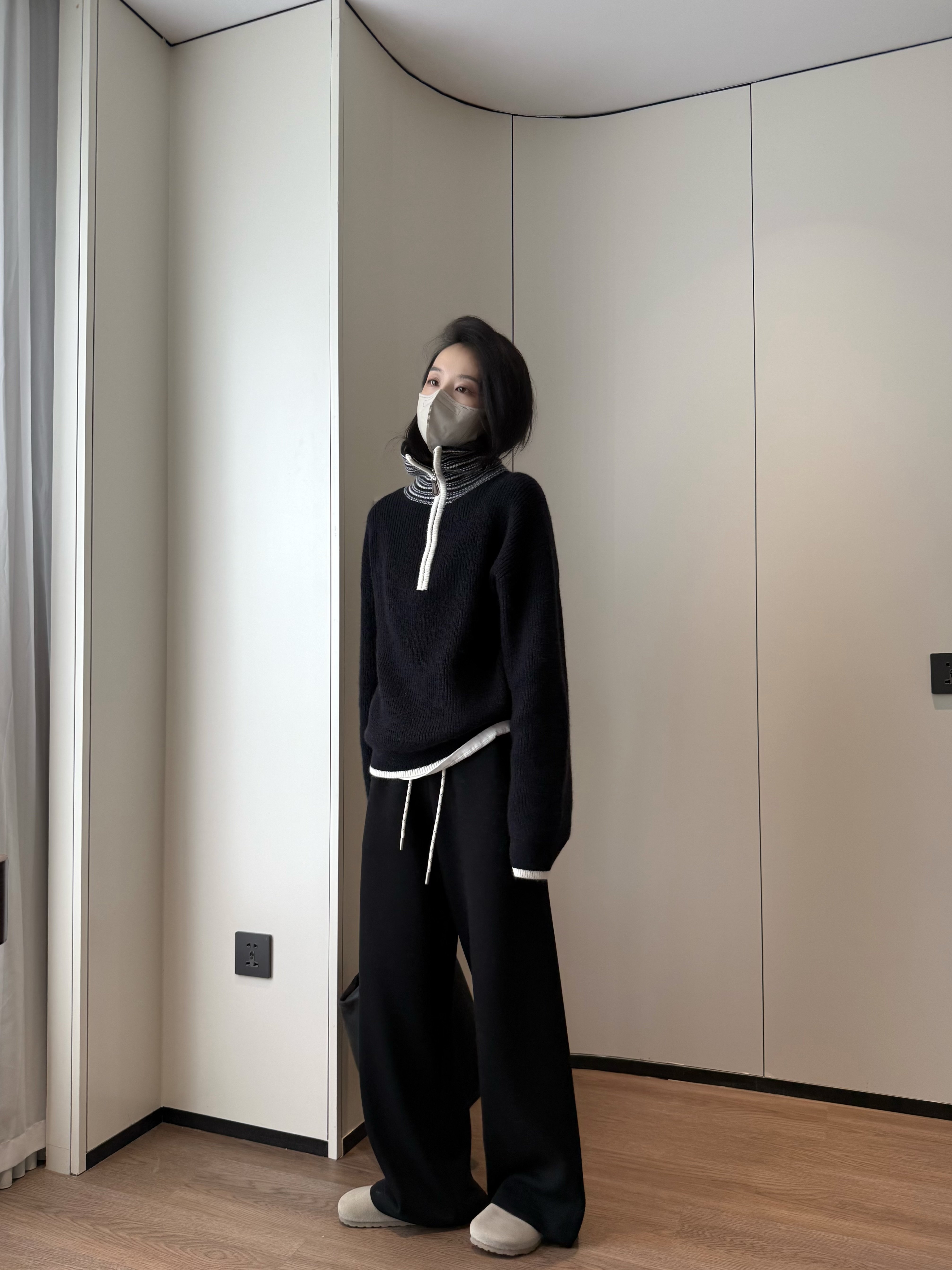 스탠드 칼라 하프 지퍼 스트라이프 배색 풀오버 보온 두꺼움 스웨터 여자 가을 겨울 상세 이미지 8