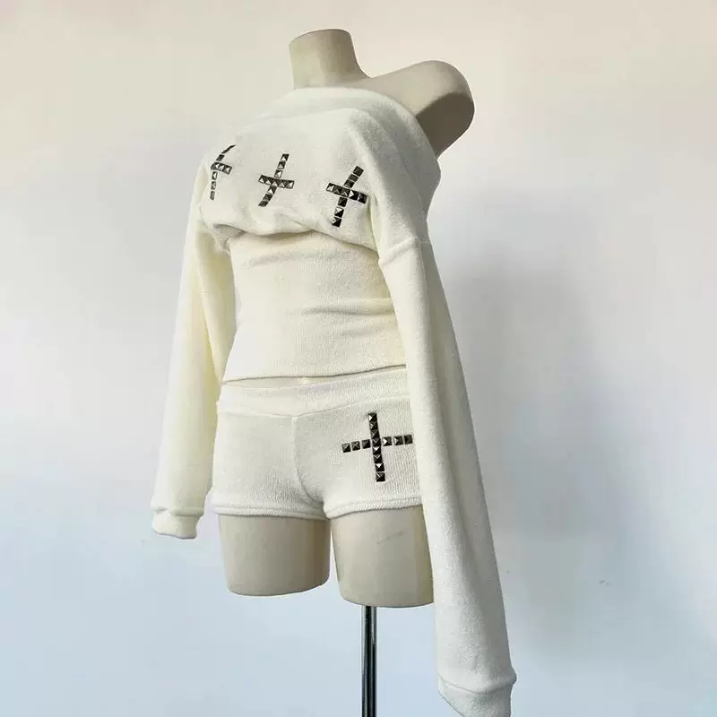 Кроп-топ сет в стиле Y2K Harajuku, открытые плечи с заклёпками, вязаный комплект с шортами, S–L