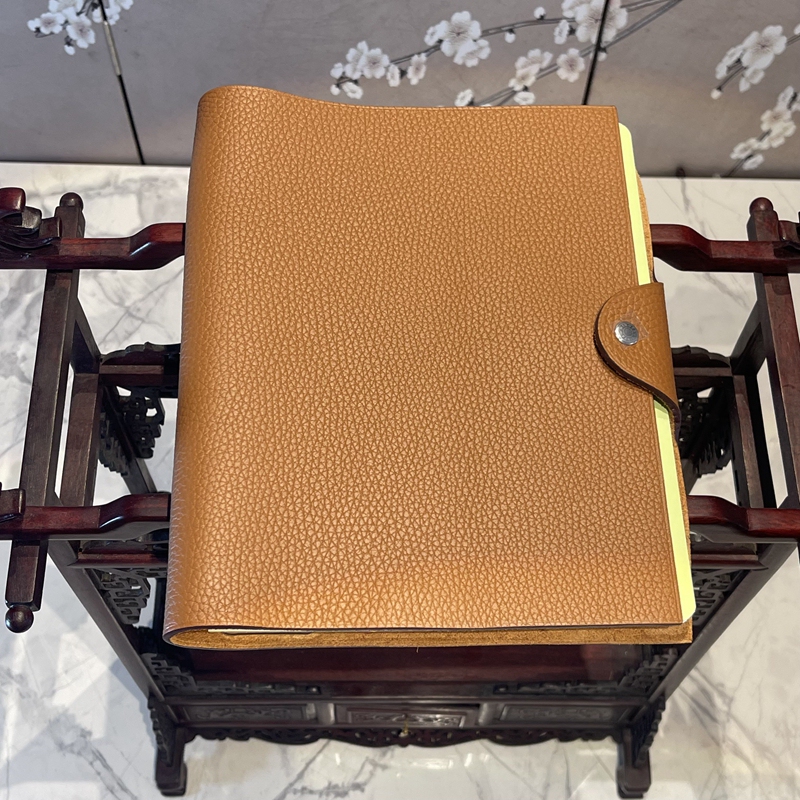 H Brand Includes a Leather Refillable Notebook, Genuine Leather, Cowhide, Replacement Loose-Leaf Notebook, Diary, Soft Leather Notebook, Gold Brown H Brand Includes a Leather Refillable Notebook, Genuine Leather, Cowhide, Replacement Loose-Leaf Notebook, Diary, Soft Leather Notebook, Gold Brown