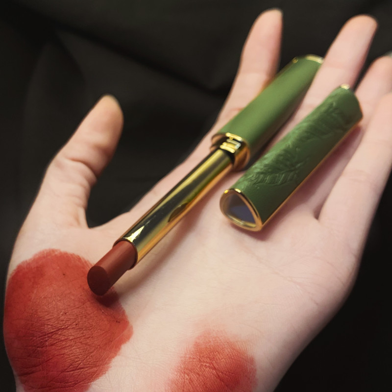 Matte velvet thin tube white lipstick red bean paste red brown does not fade long-lasting waterproof non-stick cup niche brand