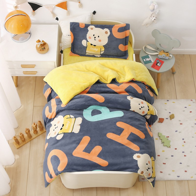 Milk kindergarten is a three-piece plug-wool cottage bed quilt cover for double-sided coral wool bedding