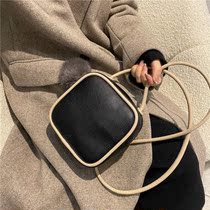 Small bag with coat with a skewed bag in autumn and winter explosion bag fashion and skewed senior shoulder square bag