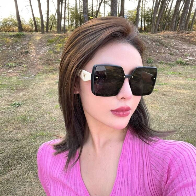 Sunglasses women summer sunscreen in 2022 new advanced in sunglasses anti - UV large frame square is thin