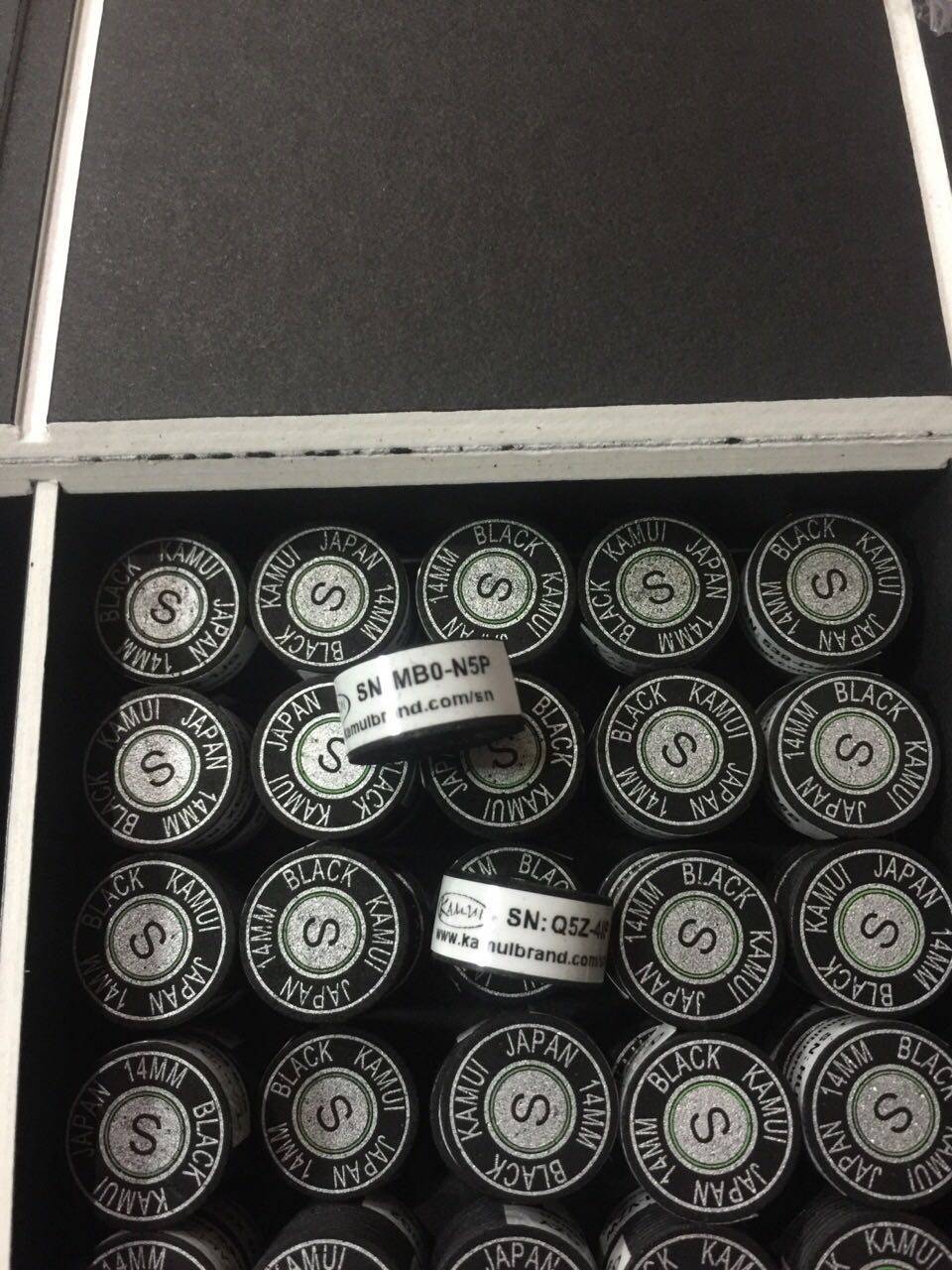 Black Kam yellow card mother KAMUI leather head American pool cue Snow cue head nine cue SN anti-counterfeiting code