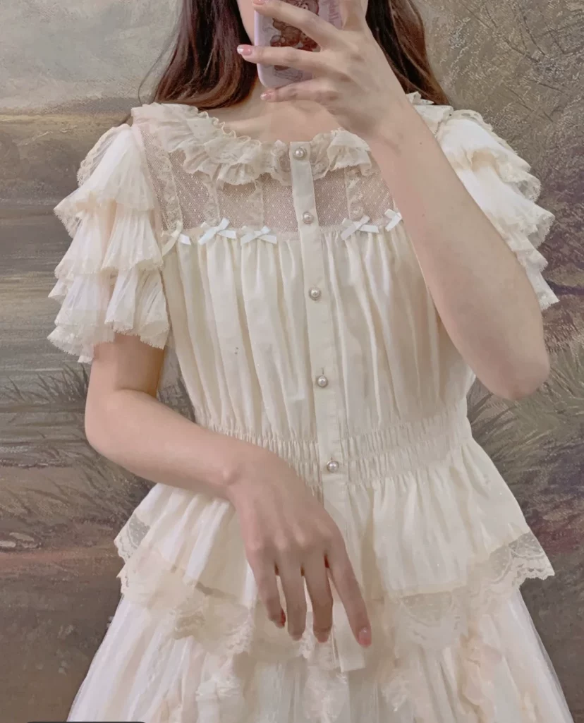 Летняя кружевная рубашка в стиле Lolita
