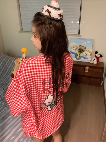 Roter Hello Kitty-Karo-Pyjama für Damen, Frühling und Herbst, Eisseide, kurzärmelige Hose, dreiteilig, Heimkleidung, Sommer