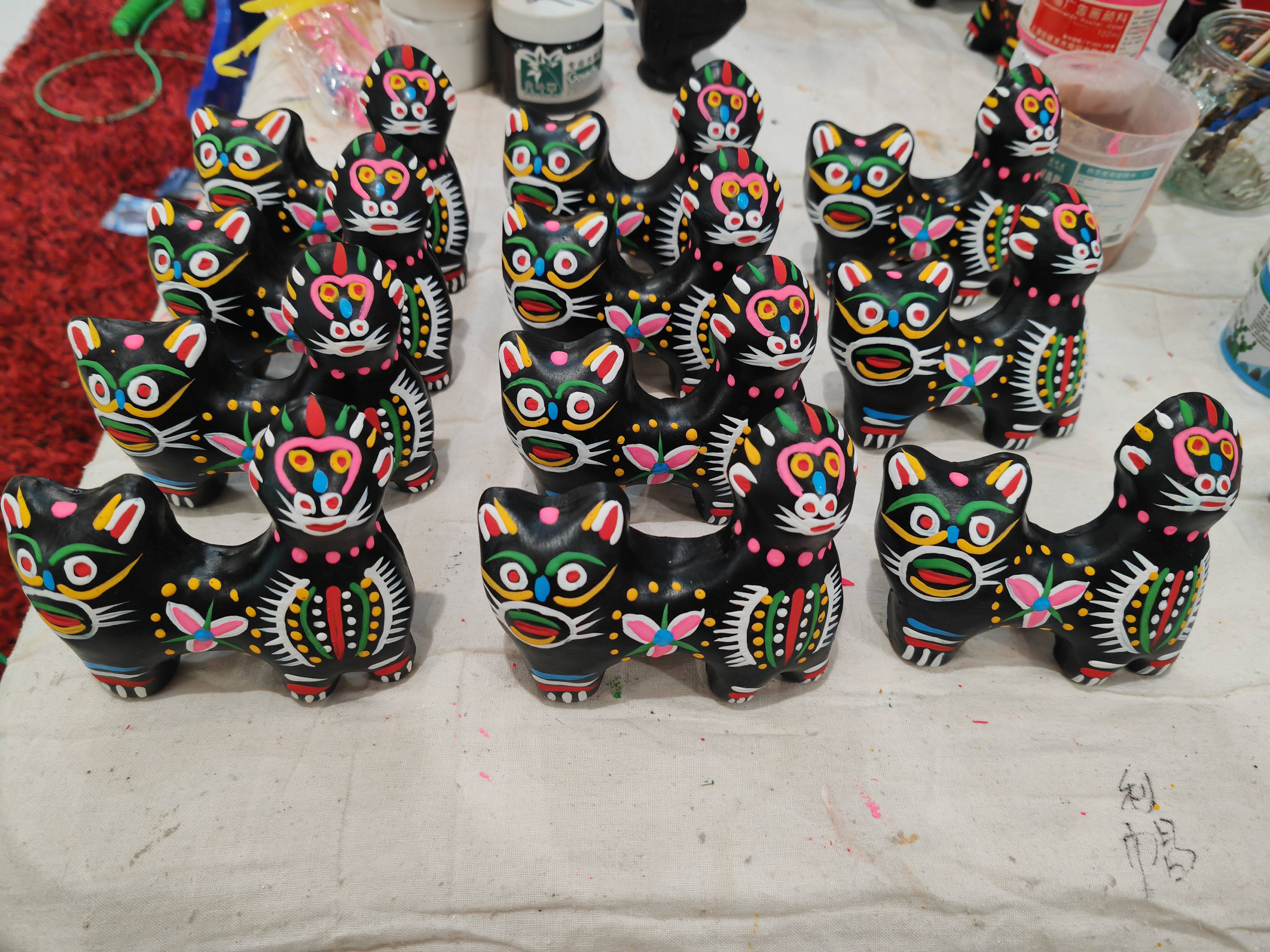 淮陽粘土犬、「高位の地位と大きな成功が授けられますように」粘土笛、十二支の動物、河南省特産、淮陽特産。