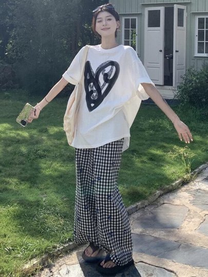 Lazy Style Casual Sports Suit for Women, New Summer Style for Students, Loose Korean Style Fashionable Short-Sleeved Wide-Leg Pants Two-Piece Set