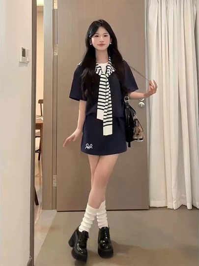 Корейский стиль, повседневный спортивный костюм для женщин, летний, свободный, стройнящий, корейская мода, комплект из двух предметов: футболка с коротким рукавом и короткая юбка