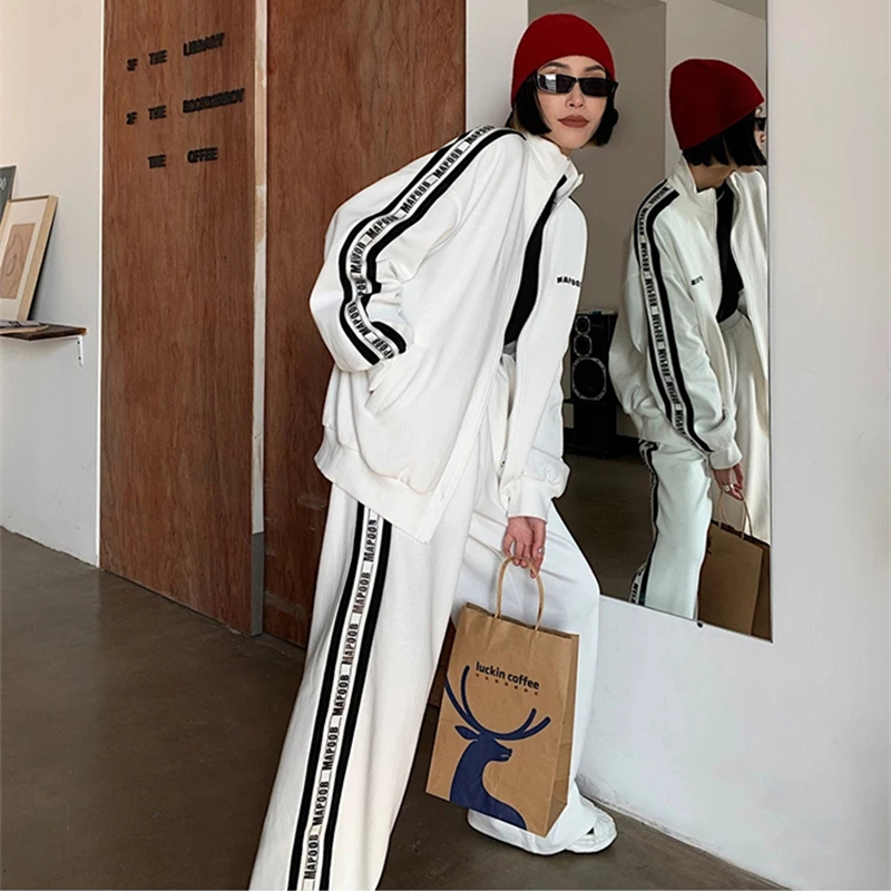Age-reducing sports suit female spring and autumn students loose and thin Korean version fashion net red casual two-piece sweater running