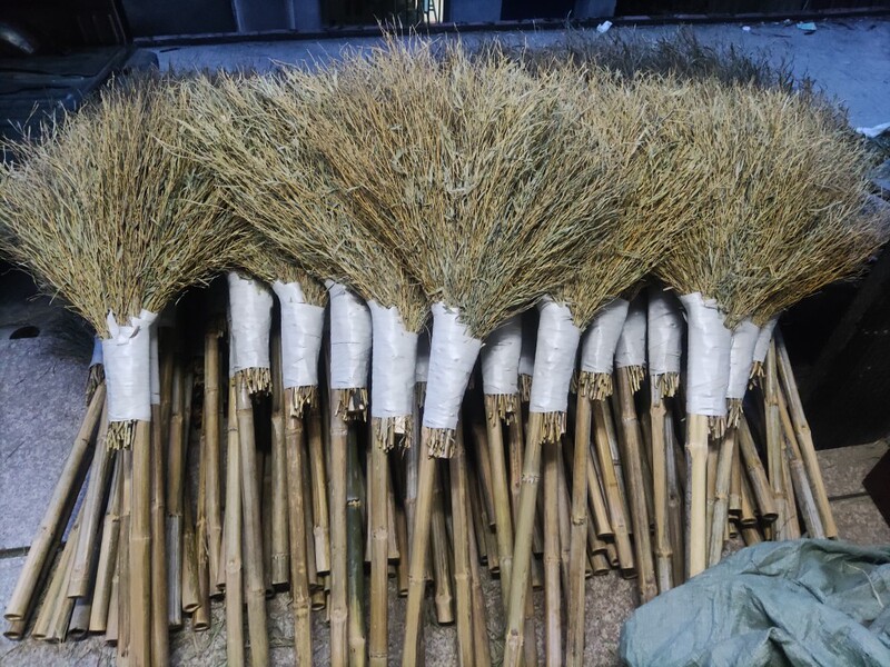 All-Bamboo Broom, Large Broom for Construction Sites, Large Broom for Sanitation Workers, 1.4m Long