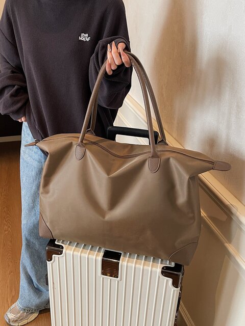 Large-capacity short-distance travel bag, new lightweight portable luggage storage bag, fashionable and versatile shoulder commuter tote bag