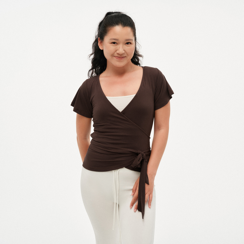 Swing Day Is Light and Comfortable! Wrap-Around Tie-Up Top That Is Comfortable on the Body Swing Day Is Light and Comfortable! Wrap-Around Tie-Up Top That Is Comfortable on the Body