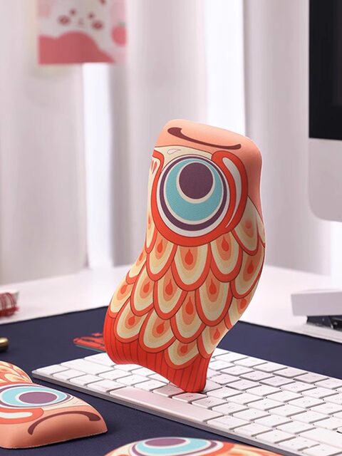 Koi Fish Decompression Mouse Pad Wrist Rest Cute Office Desktop Mouse Wrist Rest Wrist Support Hand Rest Pillow