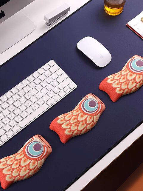 Koi Fish Decompression Mouse Pad Wrist Rest Cute Office Desktop Mouse Wrist Rest Wrist Support Hand Rest Pillow
