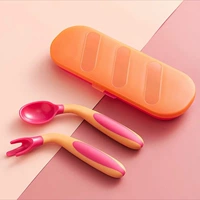 Цветная коробка вилка ложка (изгиб) красная (с коробкой для хранения)