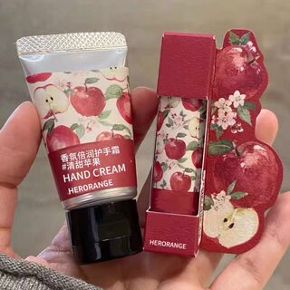 Moisturizing hand cream lip balm set