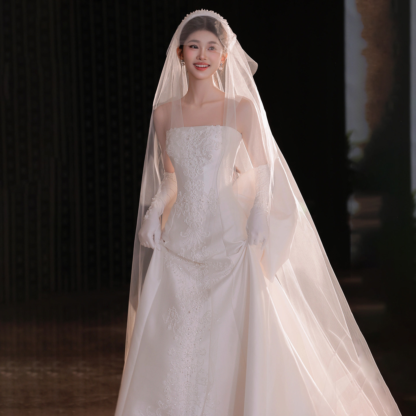 Легкая свадебная одежда bride 2026, новая основная пряжа, атласная высококачественная текстура, высокая четкость, маленький человечек, выходящая в свет, простая зимняя пряжа