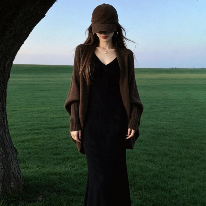 A Complete Set of High-End Cool-Looking Outfits, a Cardigan with a V-Neck, a Black Inner Dress, a New Style of Long Skirt for Autumn and Winter A Complete Set of High-End Cool-Looking Outfits, a Cardigan with a V-Neck, a Black Inner Dress, a New Style of Long Skirt for Autumn and Winter