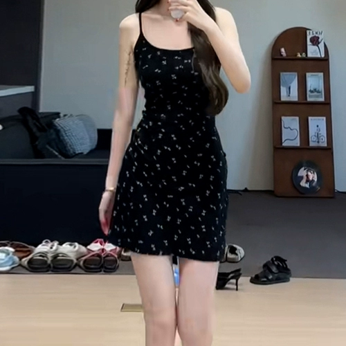 Черное летнее платье, сексуальная мини-юбка, цветочный принт, подходит для подростков, с акцентом на бедрах