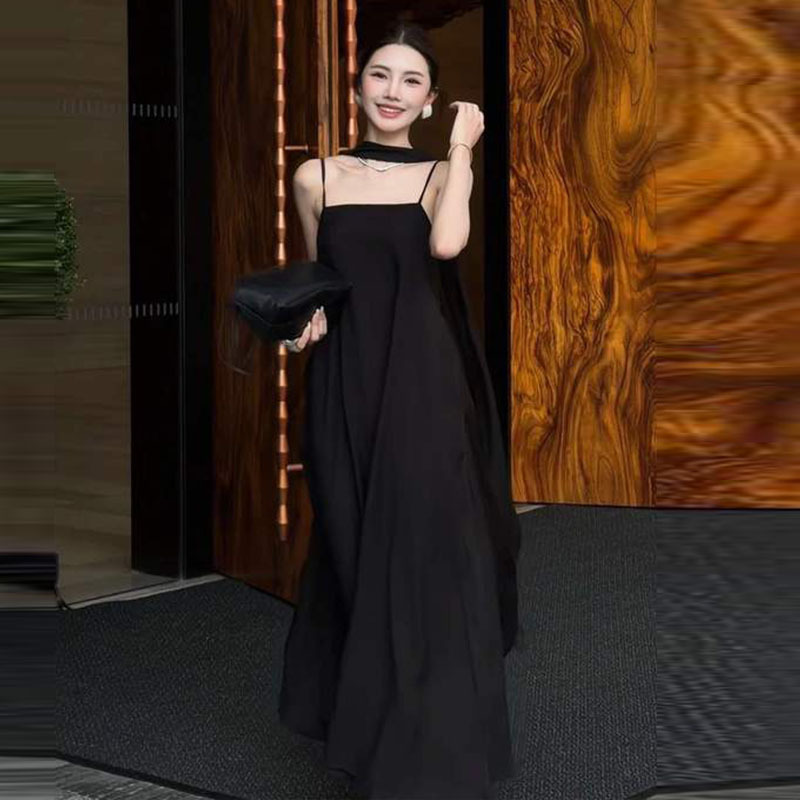 2026 New Hepburn Resort-Style Black Spaghetti Strap Dress for Women, Summer High-End Elegant Lazy Long Dress