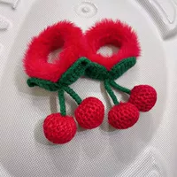 [Рекомендуется] Две красные плюшевые резинки для волос.