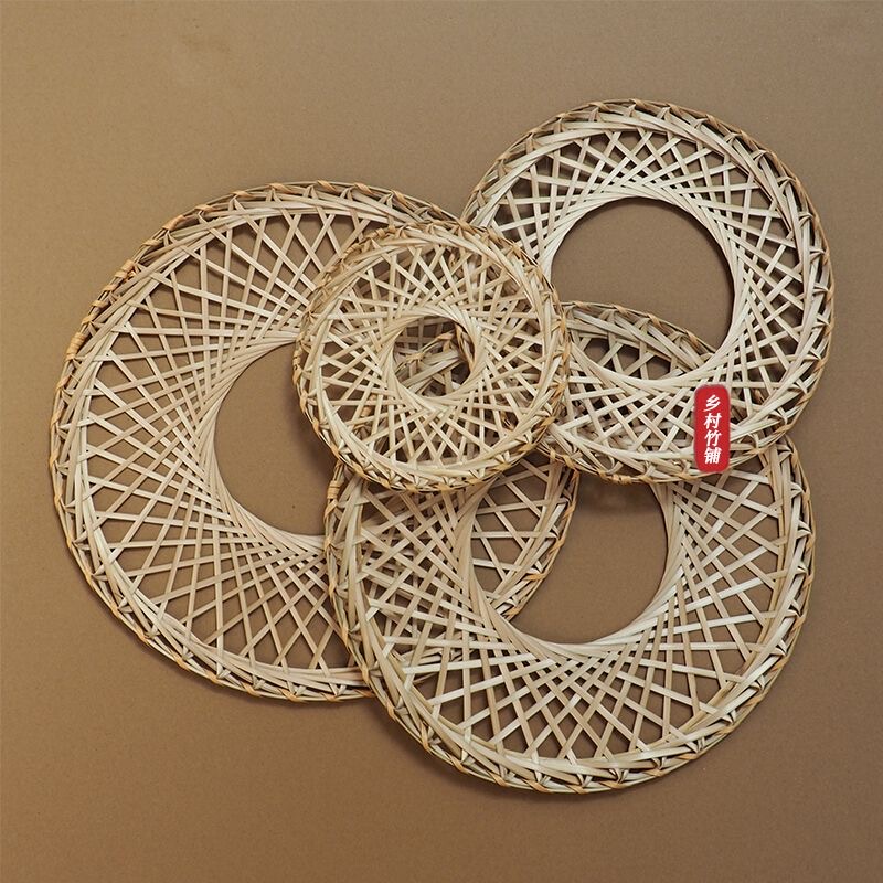 Traditional Chinese Style Bamboo Hat Material for Kindergarten Wall Decoration, Weaving Display, Cultural Wall, and Doll Accessories Traditional Chinese Style Bamboo Hat Material for Kindergarten Wall Decoration, Weaving Display, Cultural Wall, and Doll Accessories