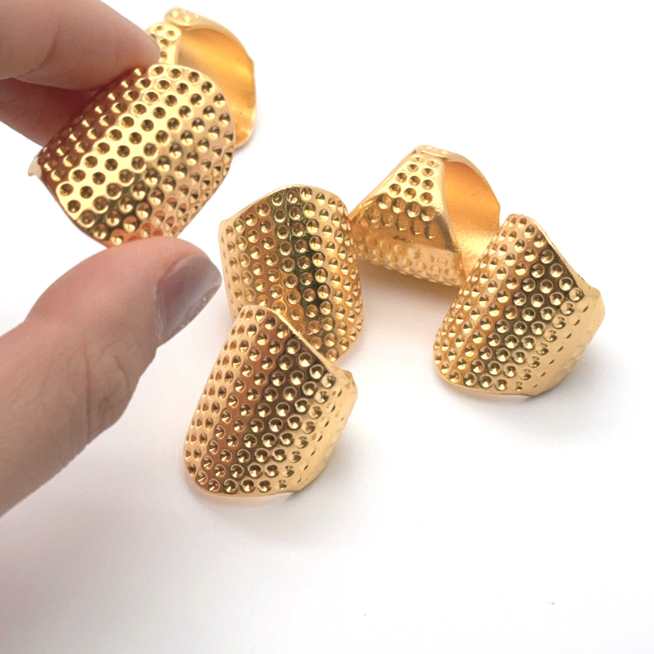 拡大アップグレードされた指ぬき指スリーブ家庭用金属手縫い指ぬきデバイスクロスステッチ縫製手修復ツール