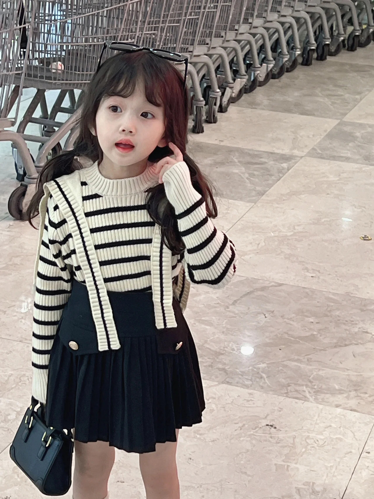 Girls French retro-sentient leisure kit children autumn striped academy wind sweater half-body skirt two-piece set