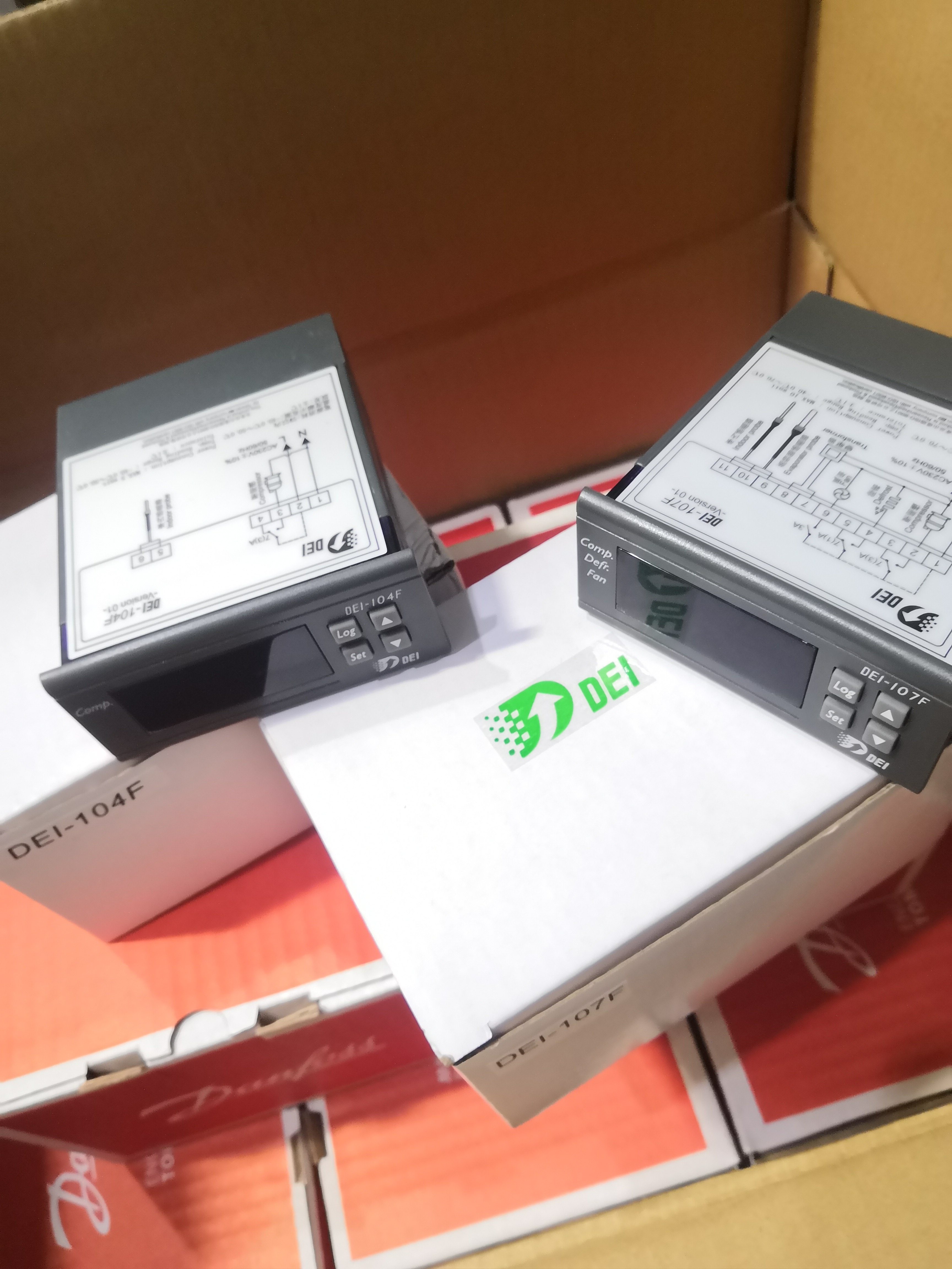 Smug DEI-104F digital temperature controller freezer freezer temperature controller DEI-107F refrigeration equipment thermostat