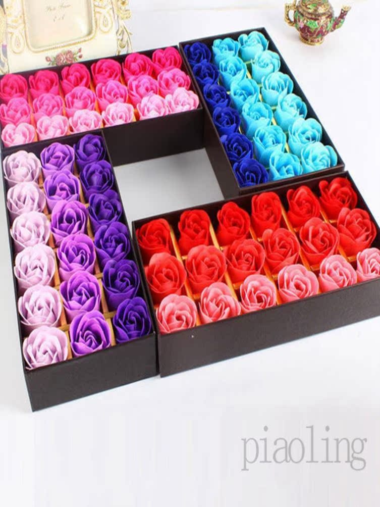 Willa Bear Rose Flowers 12 Gifts Mother's Festival Gift Boxes Send a Mom to a Teacher Girl's Birthday Gift 