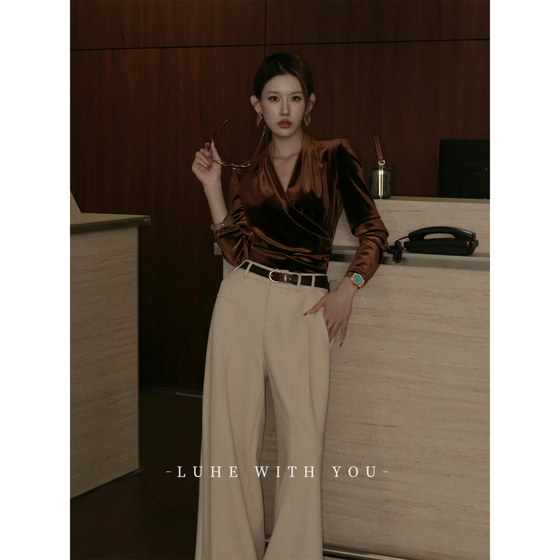 Luhe [Maupassant Sunset] Velvet V-Neck Velvet Top + Stretch Knit Casual Pants