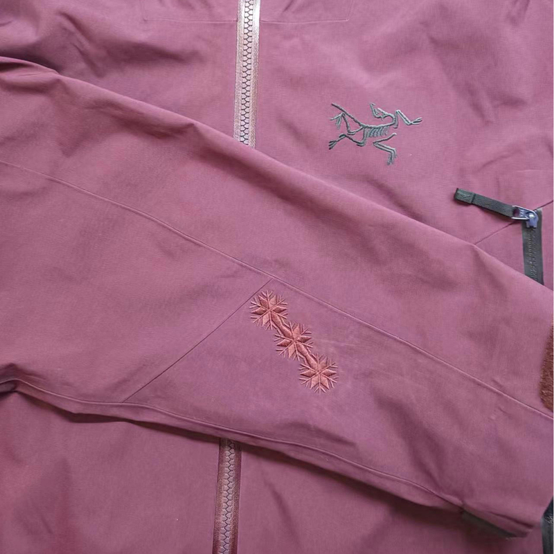 Gore-Tex Outdoor Arc'Teryx Jacket Hole Repair, down Jacket, Ski Jacket, Seam Separation Repair and Maintenance Gore-Tex Outdoor Arc'Teryx Jacket Hole Repair, down Jacket, Ski Jacket, Seam Separation Repair and Maintenance