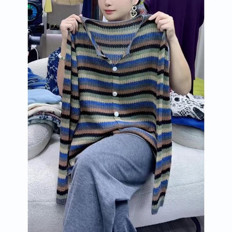 Plus-Size European High-End Color-Block Striped V-Neck Knitted Cardigan 2026 Early Spring New Style Lazy Style Long-Sleeve Top for Women