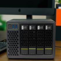 Aluminum alloy 4-bay custom NAS chassis Black Synology chassis Network home storage chassis multi-bay chassis